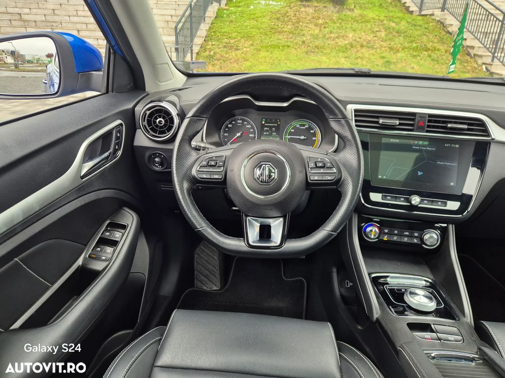 MG ZS EV Luxury - 15