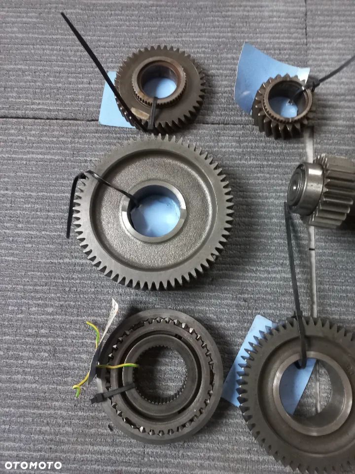 Case New Holland TS synchronizator 81875573,81875696,F2NN7124AA  HI-LO,pompa,przystawka napędu,podnośnik,most,silnik - 2