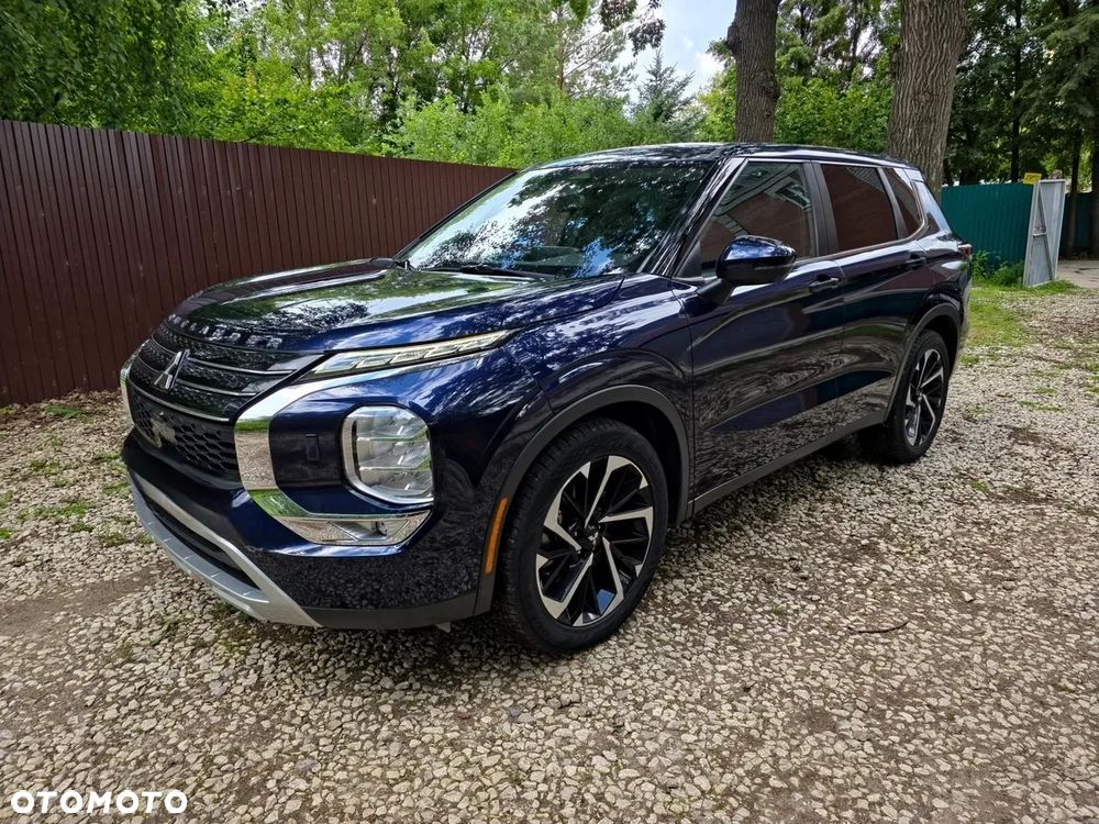 Mitsubishi Outlander - 3