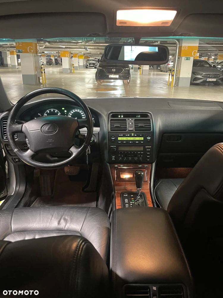 Lexus LS Standard - 11