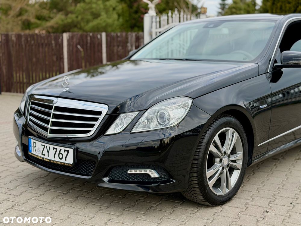 Mercedes-Benz Klasa E 250 CGI BlueEffICIENCY Avantgarde - 25