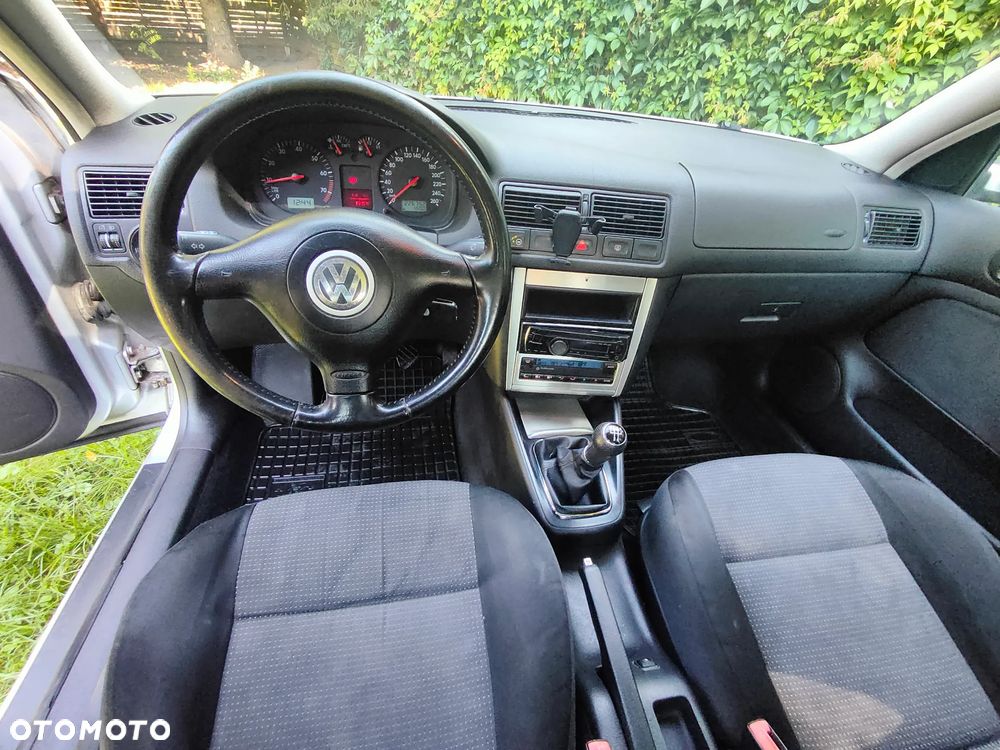 Volkswagen Golf - 17