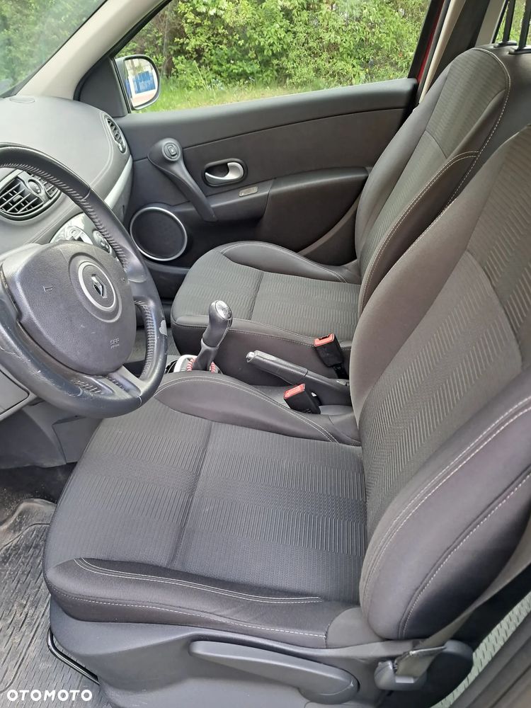 Renault Clio - 12