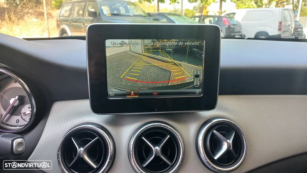 Mercedes-Benz CLA 200 d 7G-DCT Urban — fotografia 8