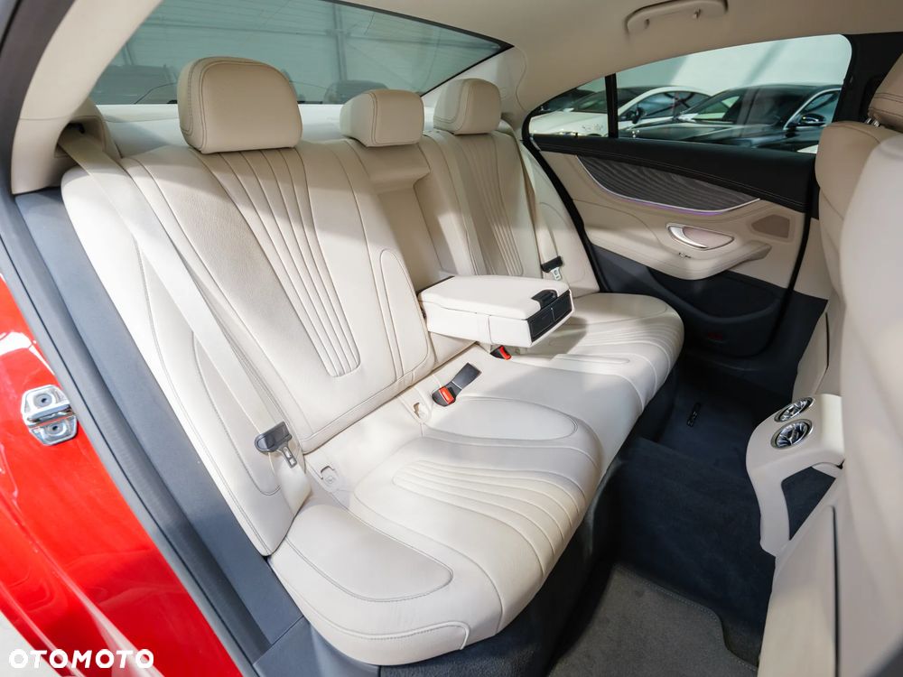 Mercedes-Benz CLS 300 d 4-Matic AMG - 19