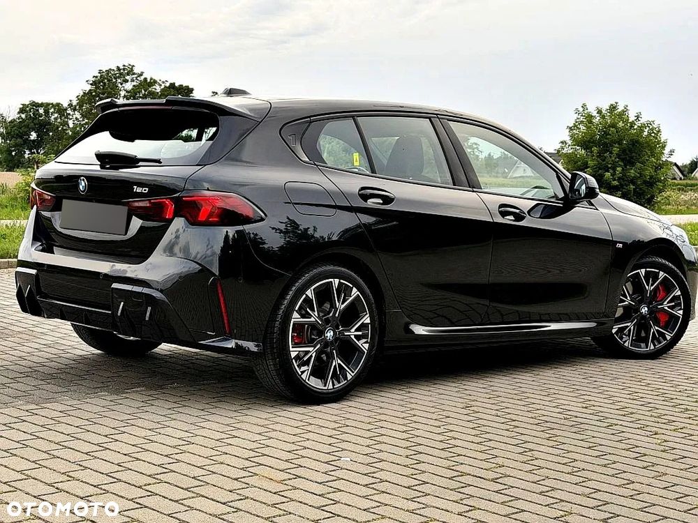 BMW Seria 1 120 mHEV - 11
