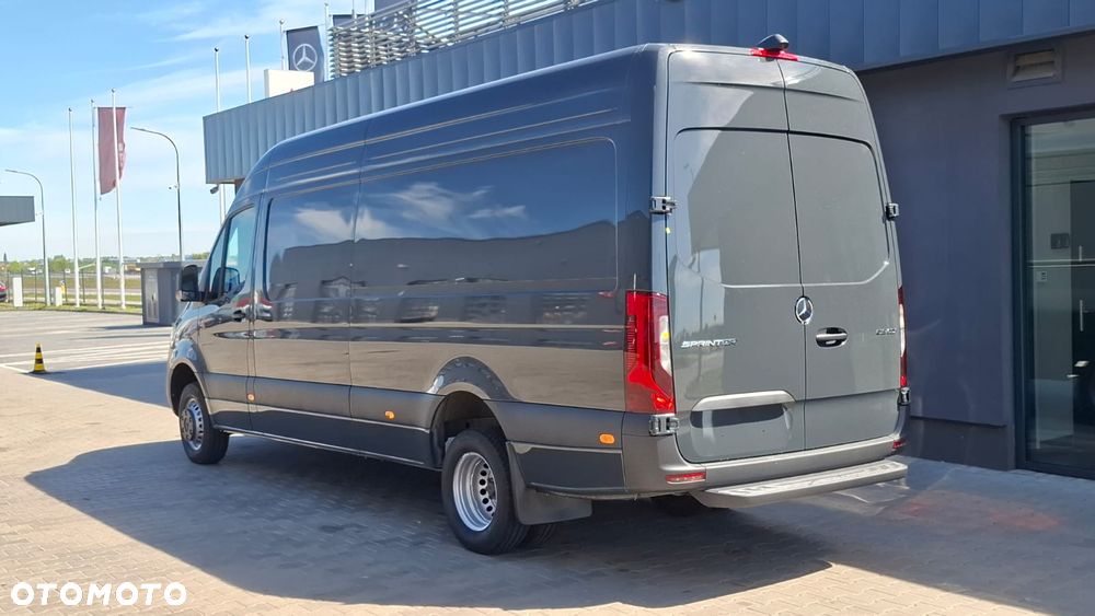 Mercedes-Benz Sprinter - 6