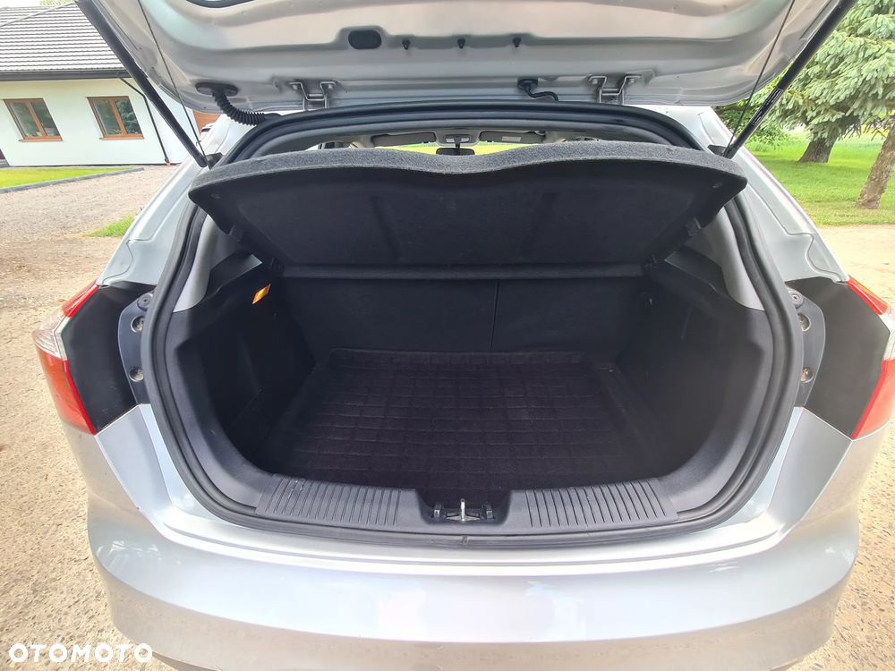 Kia Rio - 12