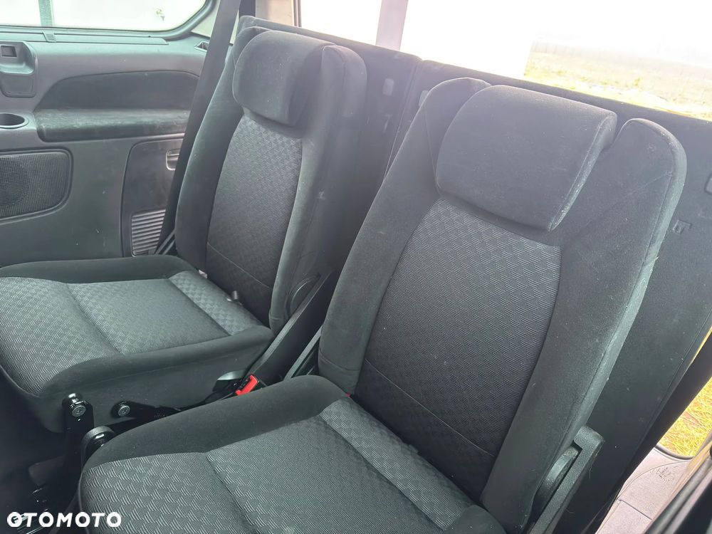 Ford Galaxy 2.0 Ghia - 21