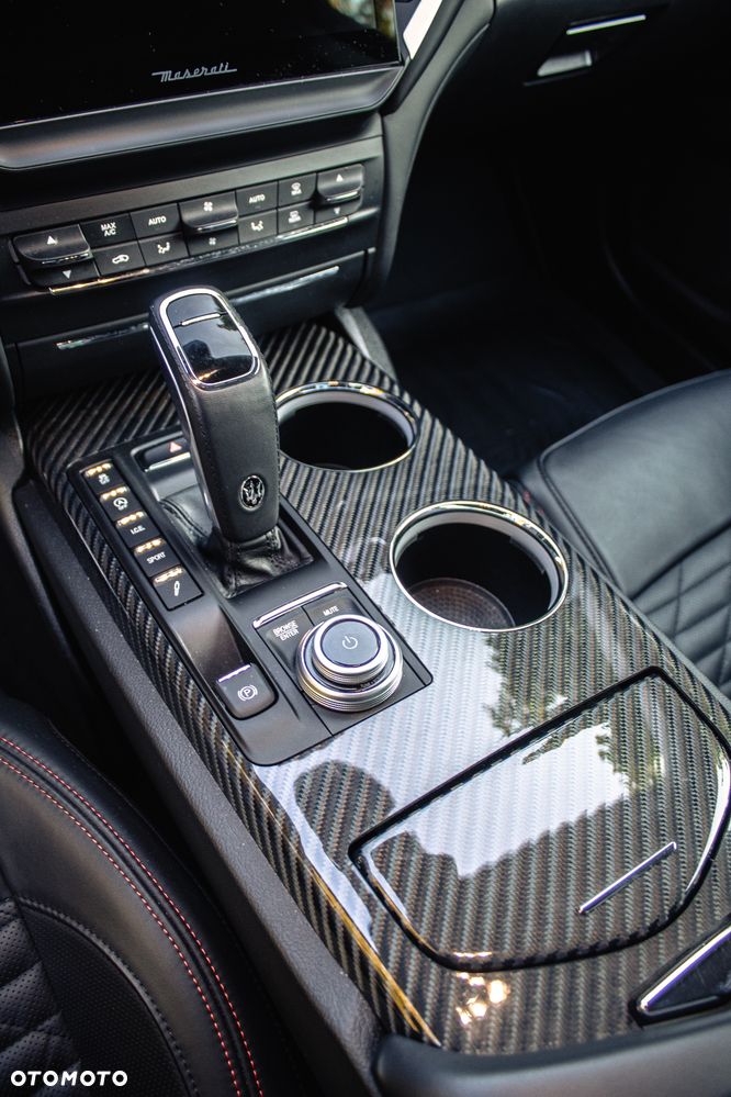 Maserati Ghibli S GranSport - 21