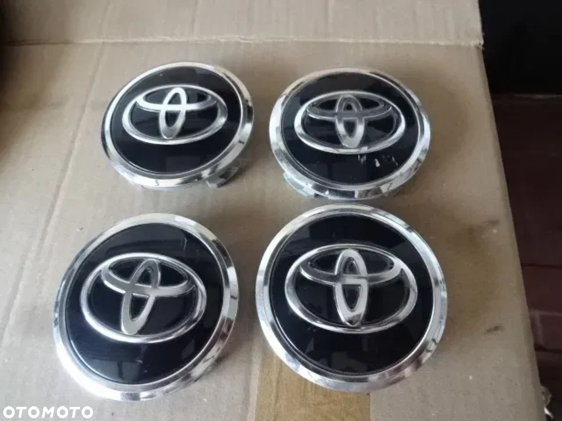 TOYOTA DEKIELKI FELG ALUMINIOWYCH 77mm - 1