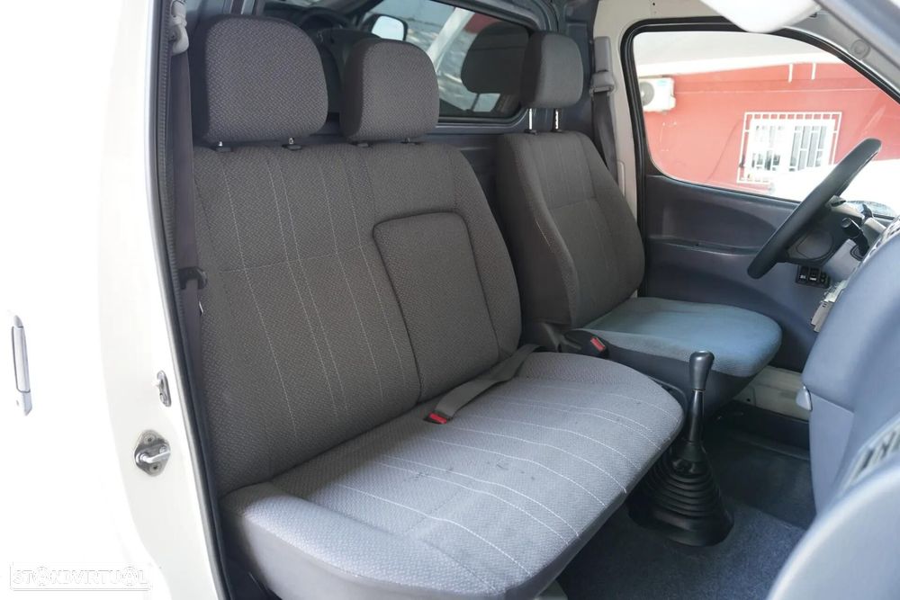 Toyota HiAce 2.5 D-4D Service 2.8T - 9
