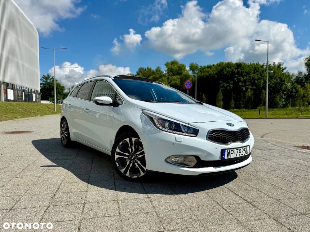 Kia Ceed 1.6 CRDi 128 Platinum Edition - 1