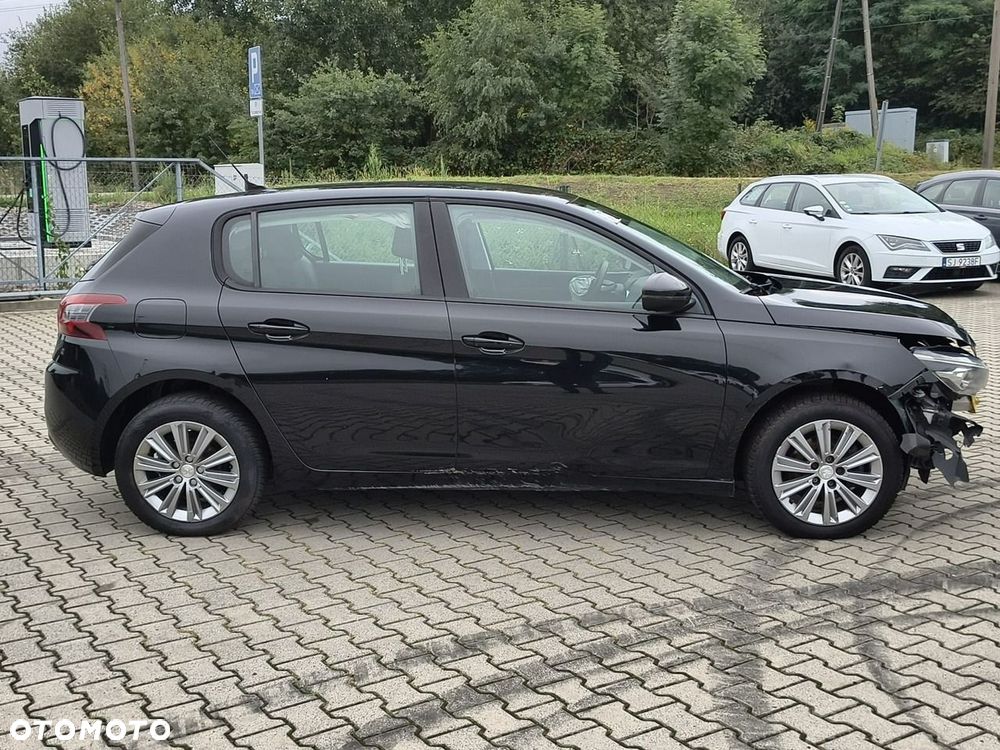 Peugeot 308 - 8