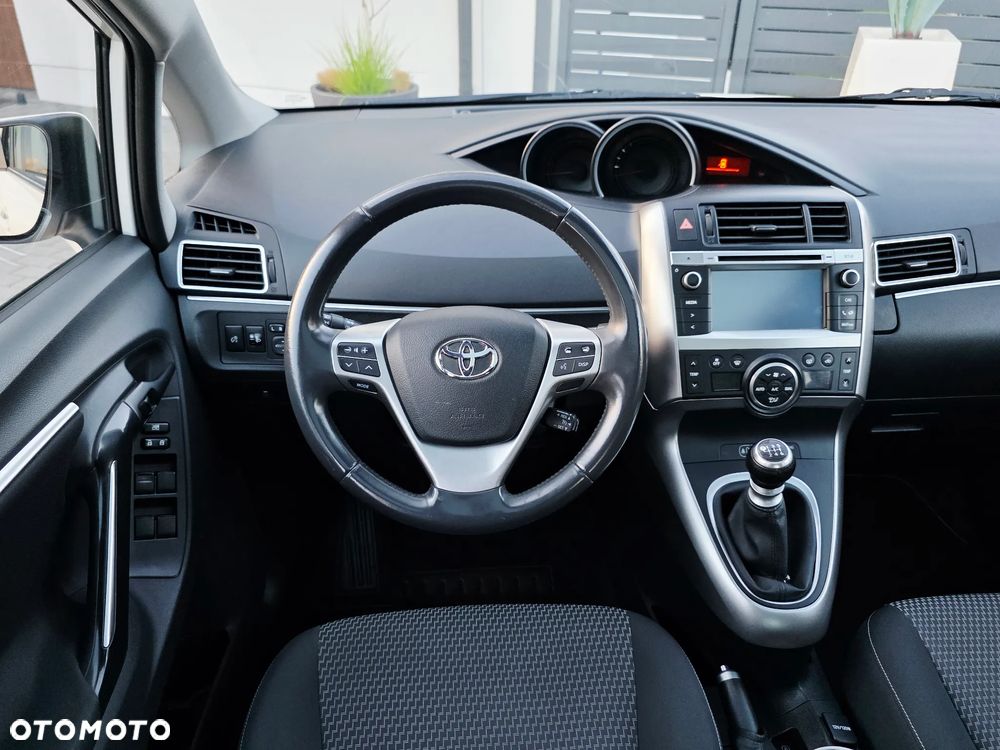 Toyota Verso 1.6 D-4D Premium - 21