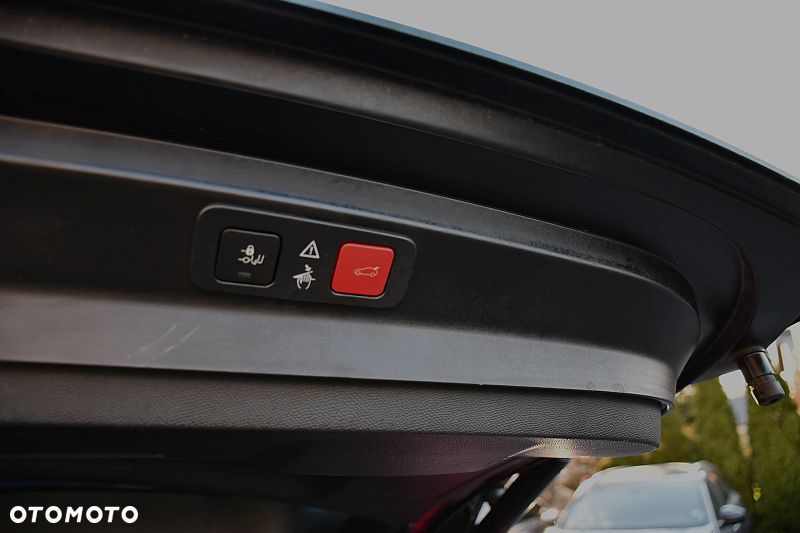 Peugeot 5008 THP 165 EAT6 Allure - 27