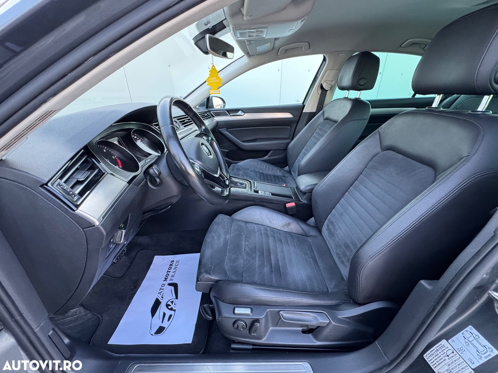 Volkswagen Passat 2.0 TDI DSG Highline - 9