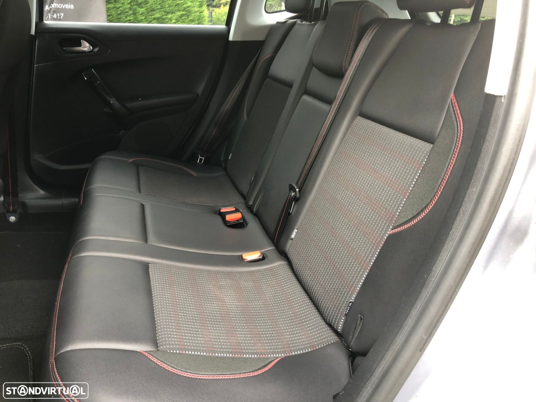 Peugeot 2008 1.2 PureTech GT Line - 15