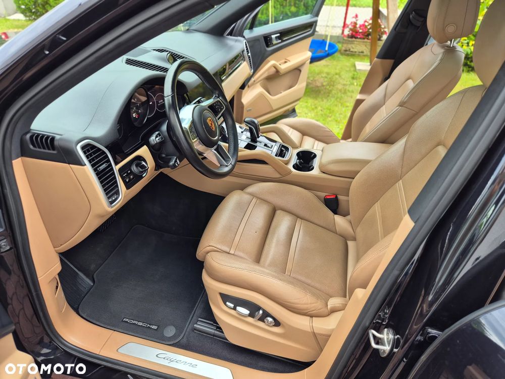 Porsche Cayenne Platinum Edition - 16