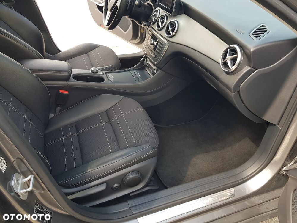 Mercedes-Benz GLA 220 CDI 4Matic 7G-DCT Style - 15
