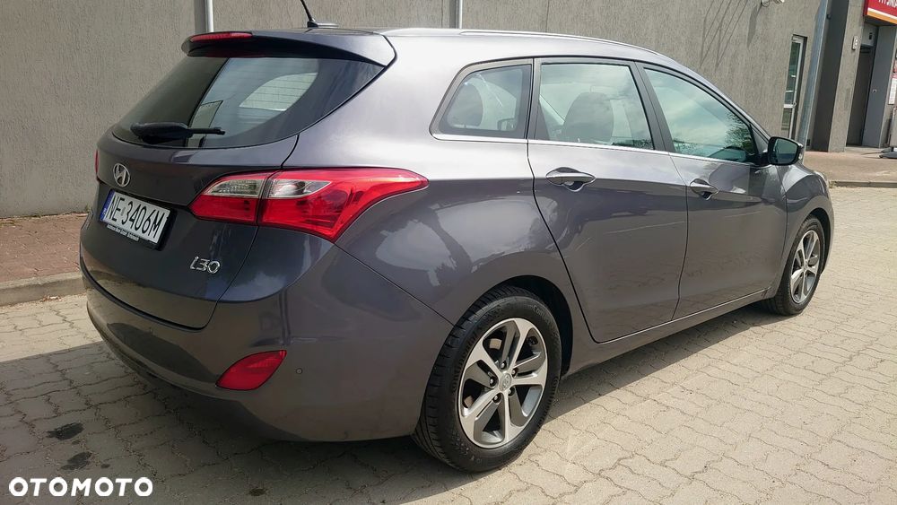 Hyundai i30 blue Kombi 1.6 GDi Passion - 3