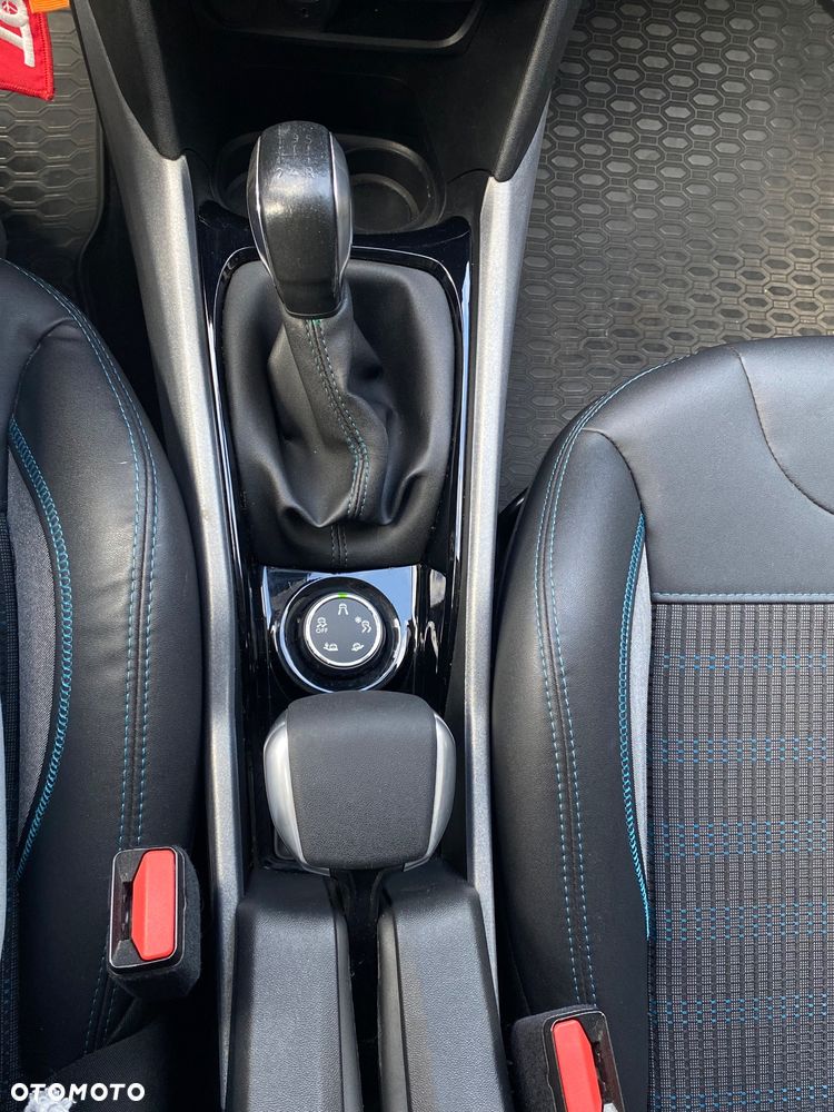 Peugeot 2008 1.2 Pure Tech Allure S&S - 14