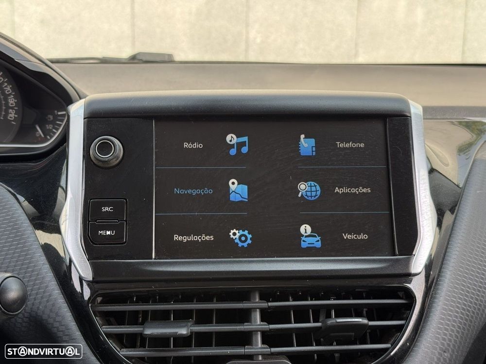 Peugeot 208 1.2 PureTech Signature — fotografia 11