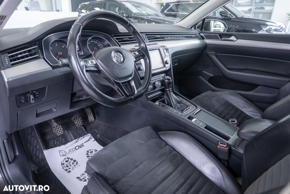 Volkswagen Passat 2.0 TDI (BlueMotion Technology) Highline - 14