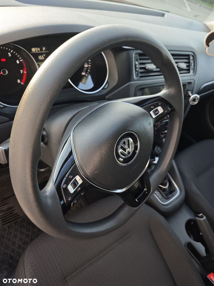 Volkswagen Jetta - 15
