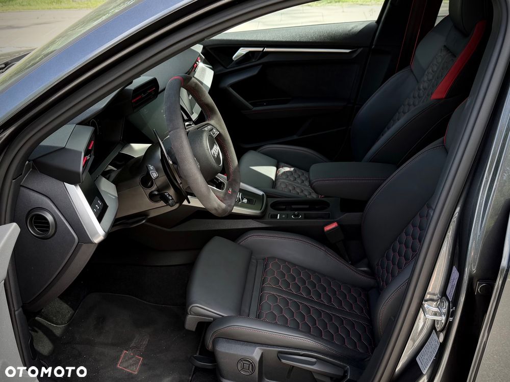 Audi RS3 Sportback - 17