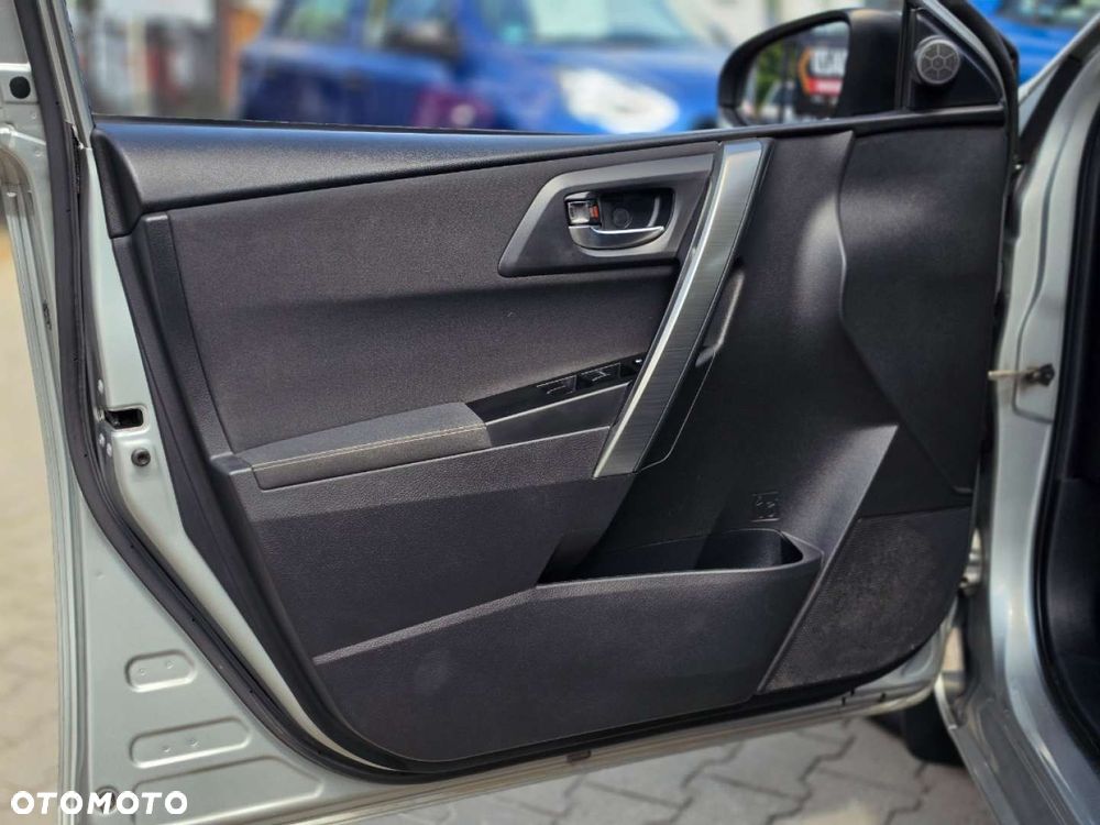 Toyota Auris - 22