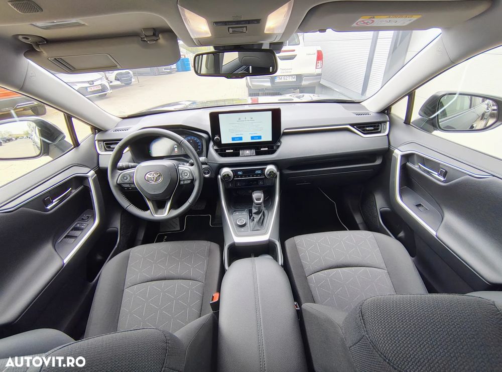 Toyota RAV4 - 6