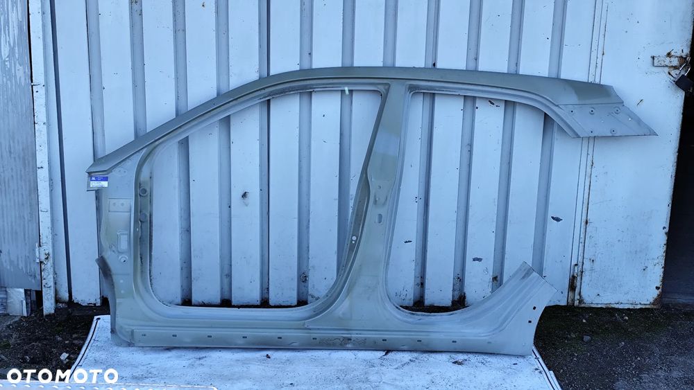 HYUNDAI I20 II POSZYCIE PROGU SLUPEK LEWY 71112-C8200