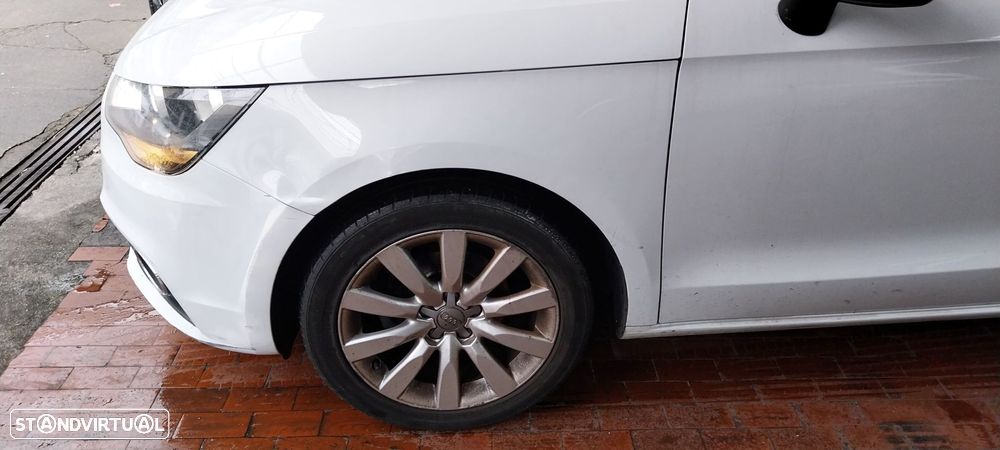 Audi A1 Sportback 1.6 TDI Admired - 1