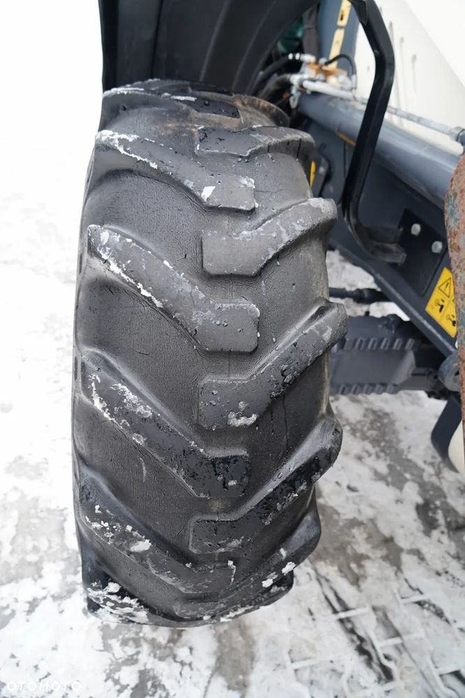 Terex TLB 990 /  KOPARKO-ŁADOWARKA / KOMPLET ŁYŻEK /  3 300  MTH / - 21