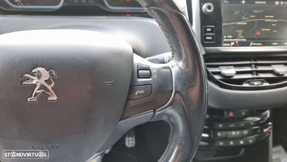 Peugeot 208 1.2 PureTech GT Line - 18