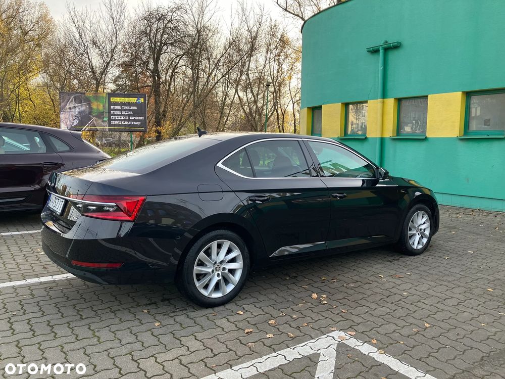 Skoda Superb 2.0 TDI 4x4 Style DSG - 8