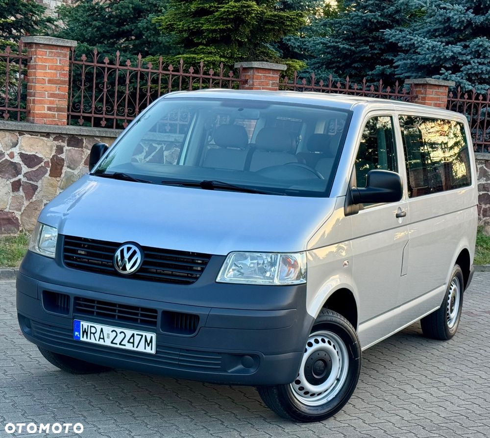 Volkswagen Caravelle - 1