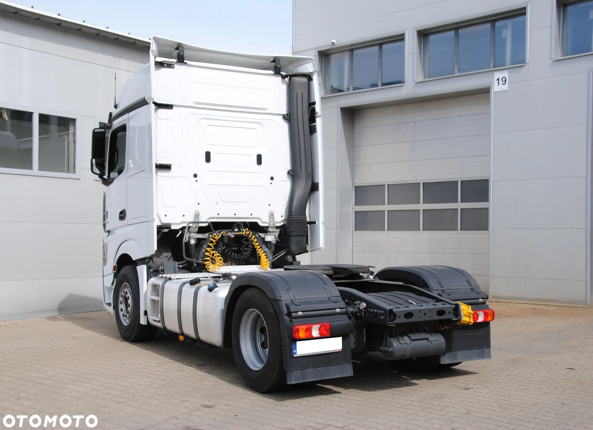 Mercedes-Benz Actros 1845, BigSpace, Pulpit multimedialny - 5