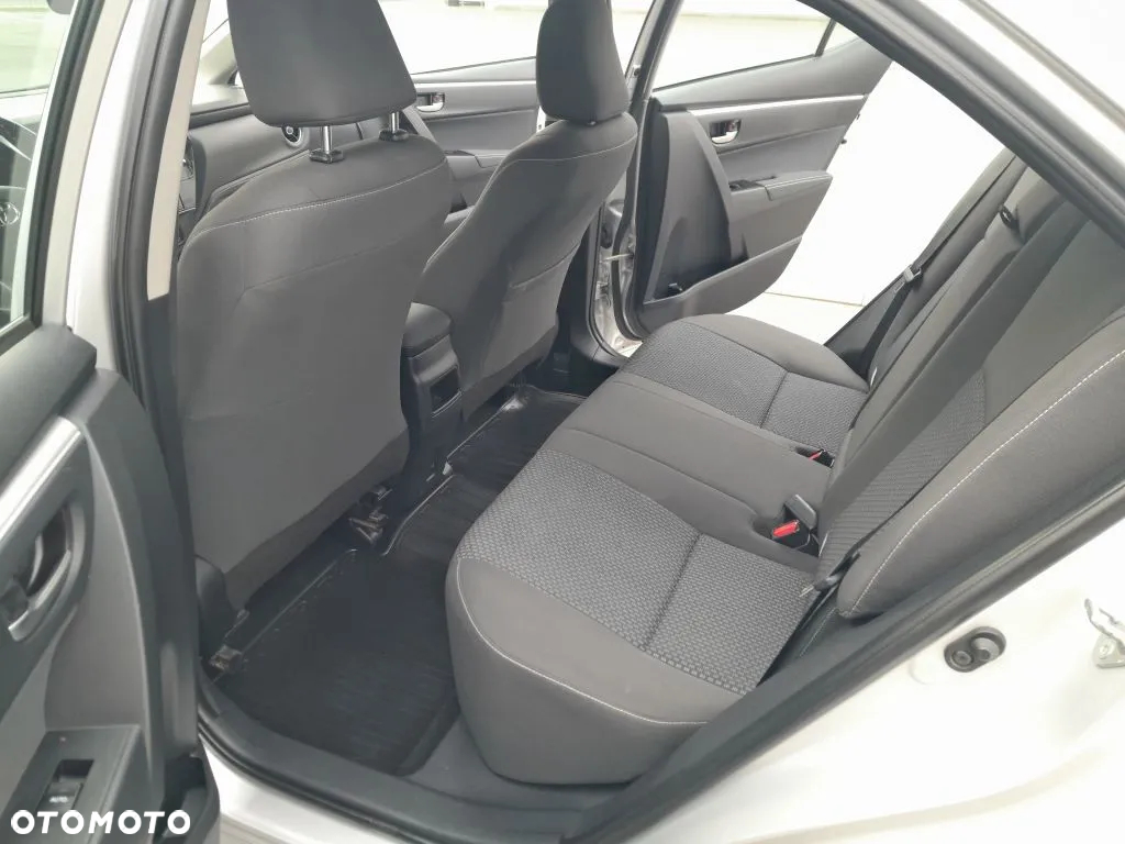Toyota Corolla 1.6 Comfort - 17