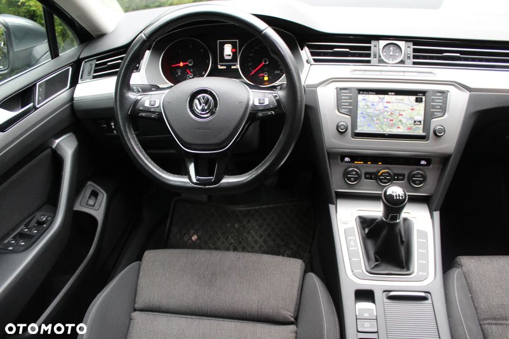Volkswagen Passat 2.0 TDI (BlueMotion Technology) Comfortline - 6