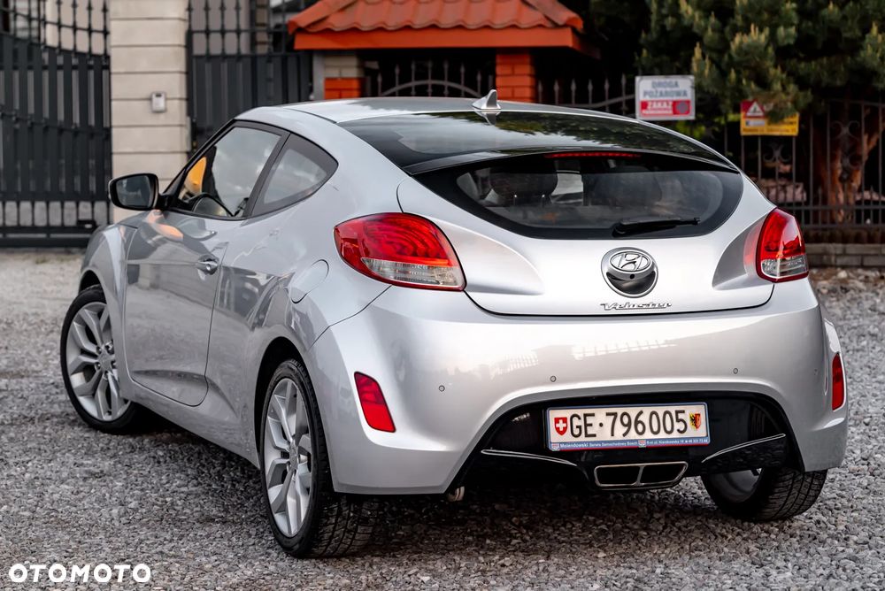 Hyundai Veloster 1.6 Premium - 13