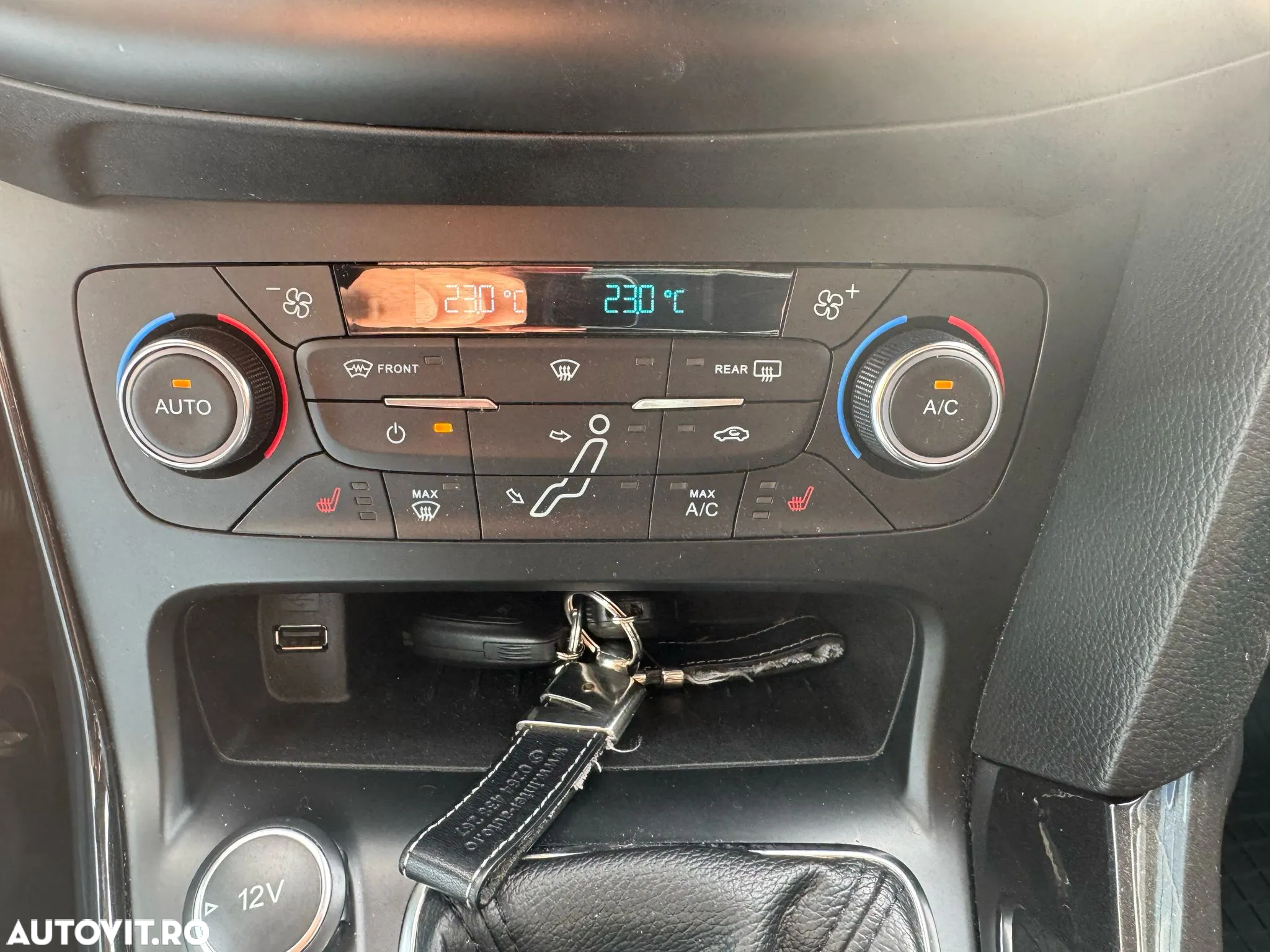 Ford Focus 1.5 Ecoboost Titanium - 16