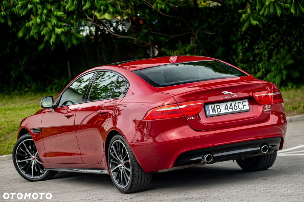 Jaguar XE - 10
