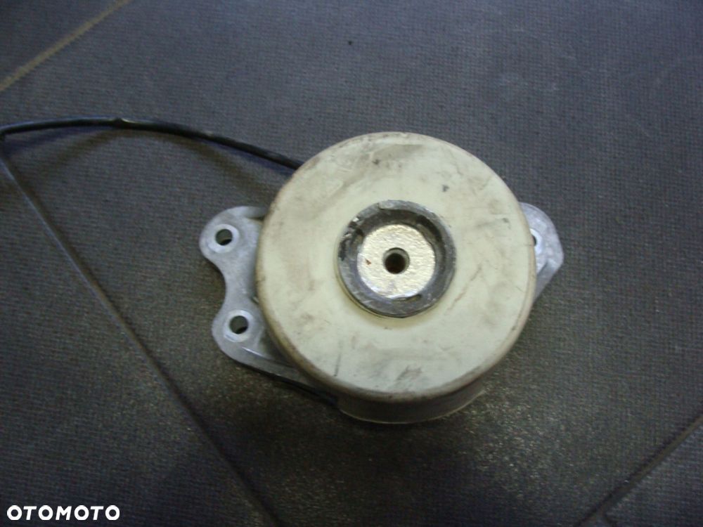 poduszka silnika mercedes glc w253 2020r hybryda