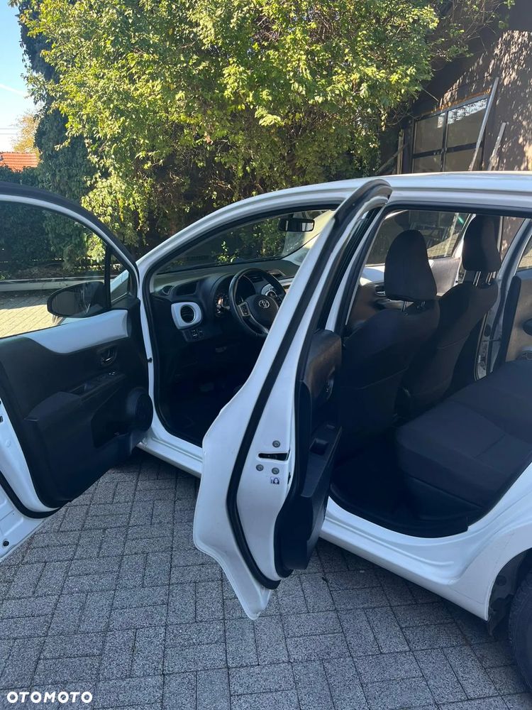 Toyota Yaris Hybrid 1.5 VVT-i Comfort mit Design Paket - 12