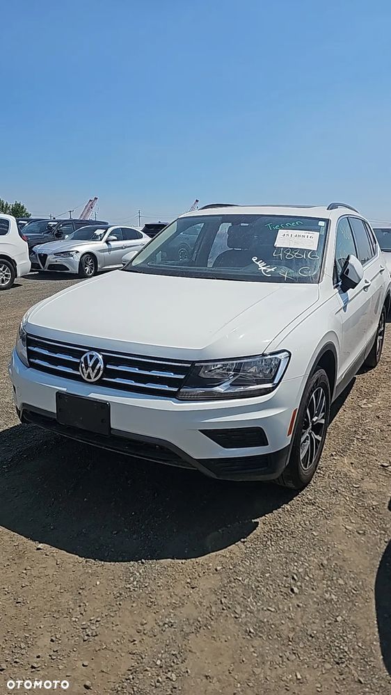 Volkswagen Tiguan - 11