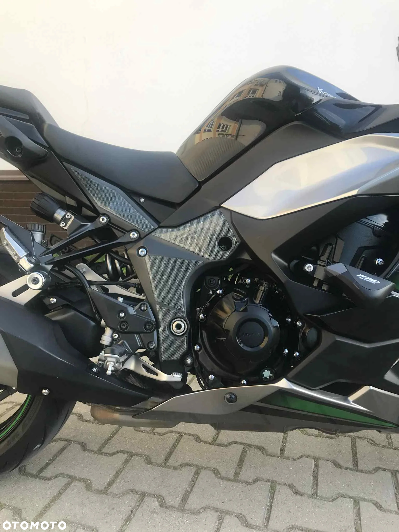 Kawasaki Ninja 1000 SX - 11