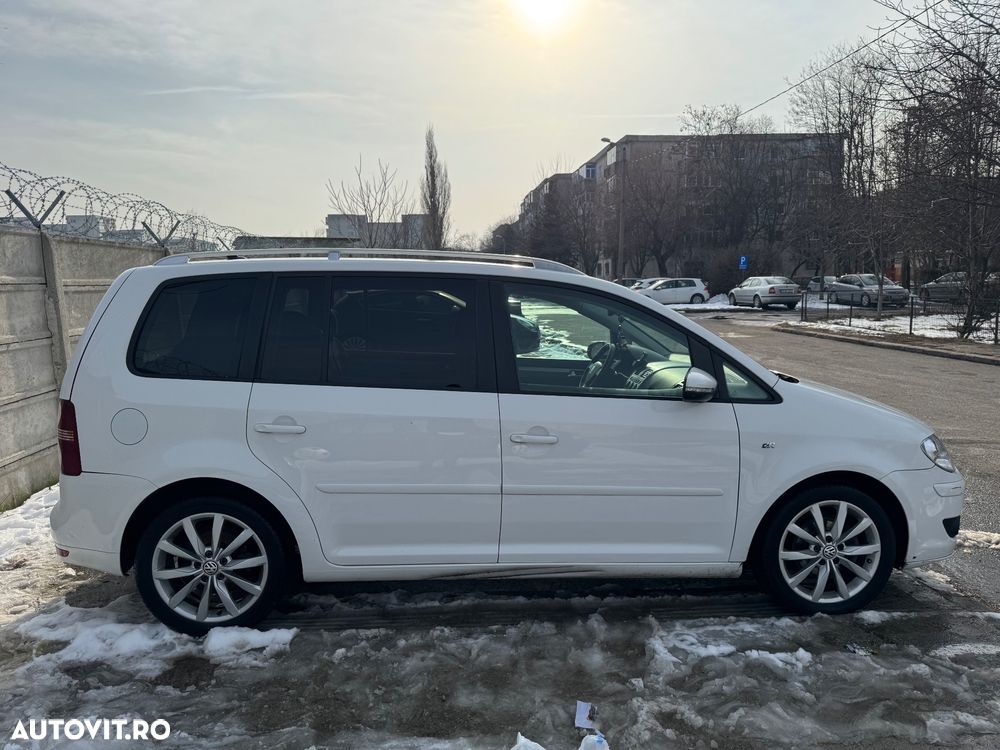 Volkswagen Touran 2.0 TDI DPF R-Line Edition - 4
