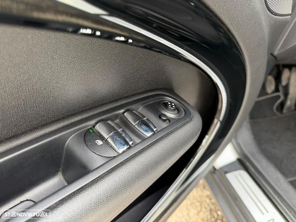 MINI Countryman Cooper D - 17